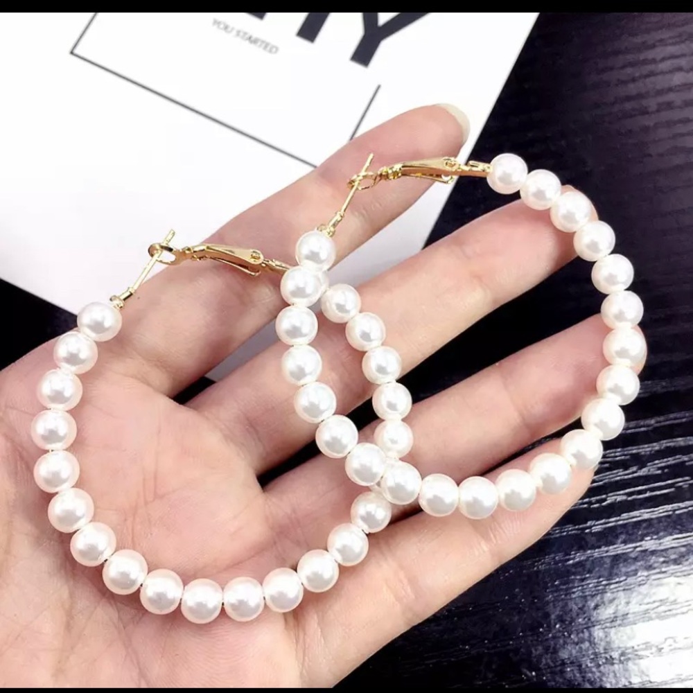 Retro Circle Pearl Earrings Hoop - Picture 1 of 3